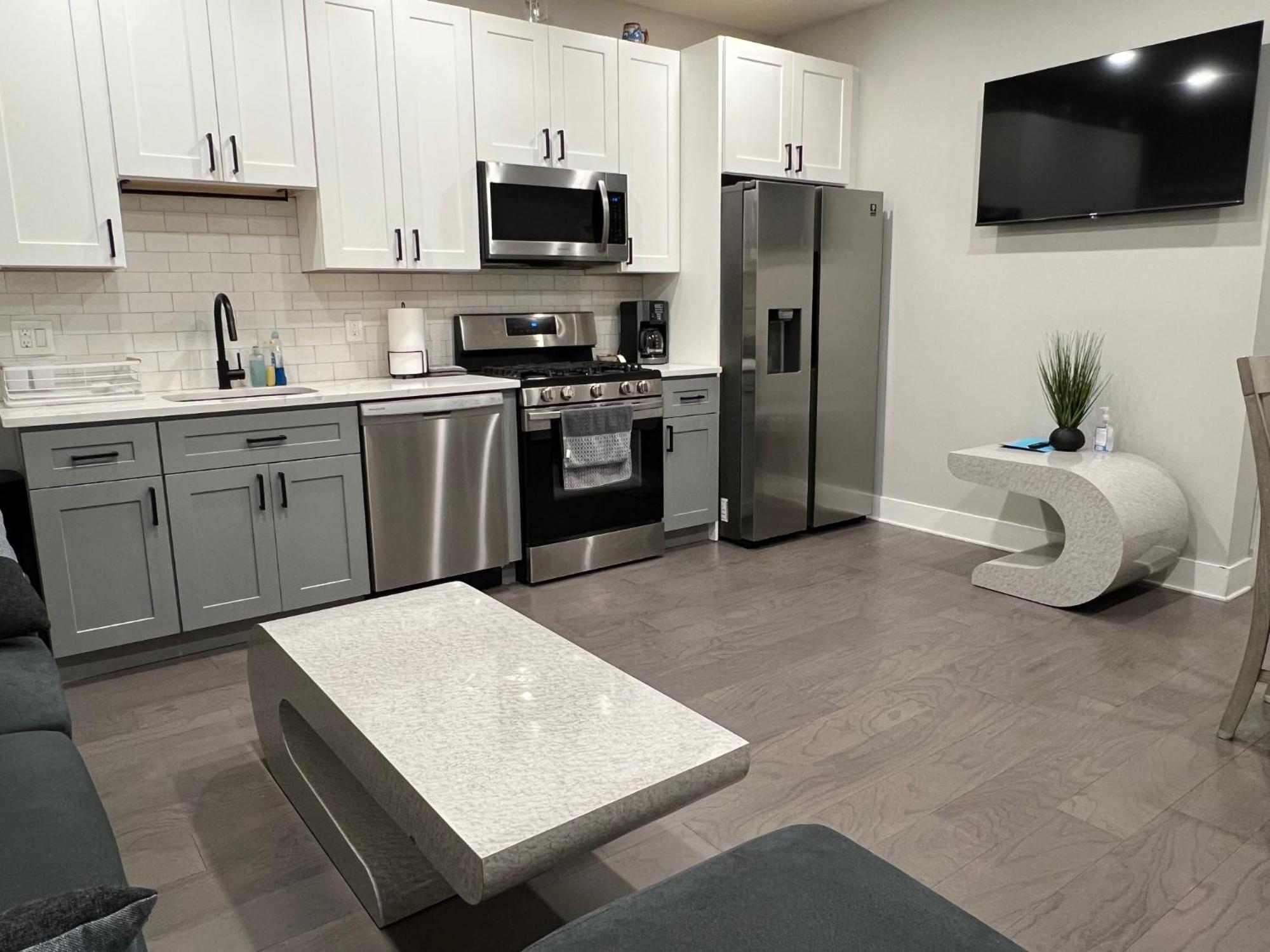 Charming 3Br 2Ba With Private Patio Lägenhet Philadelphia Exteriör bild