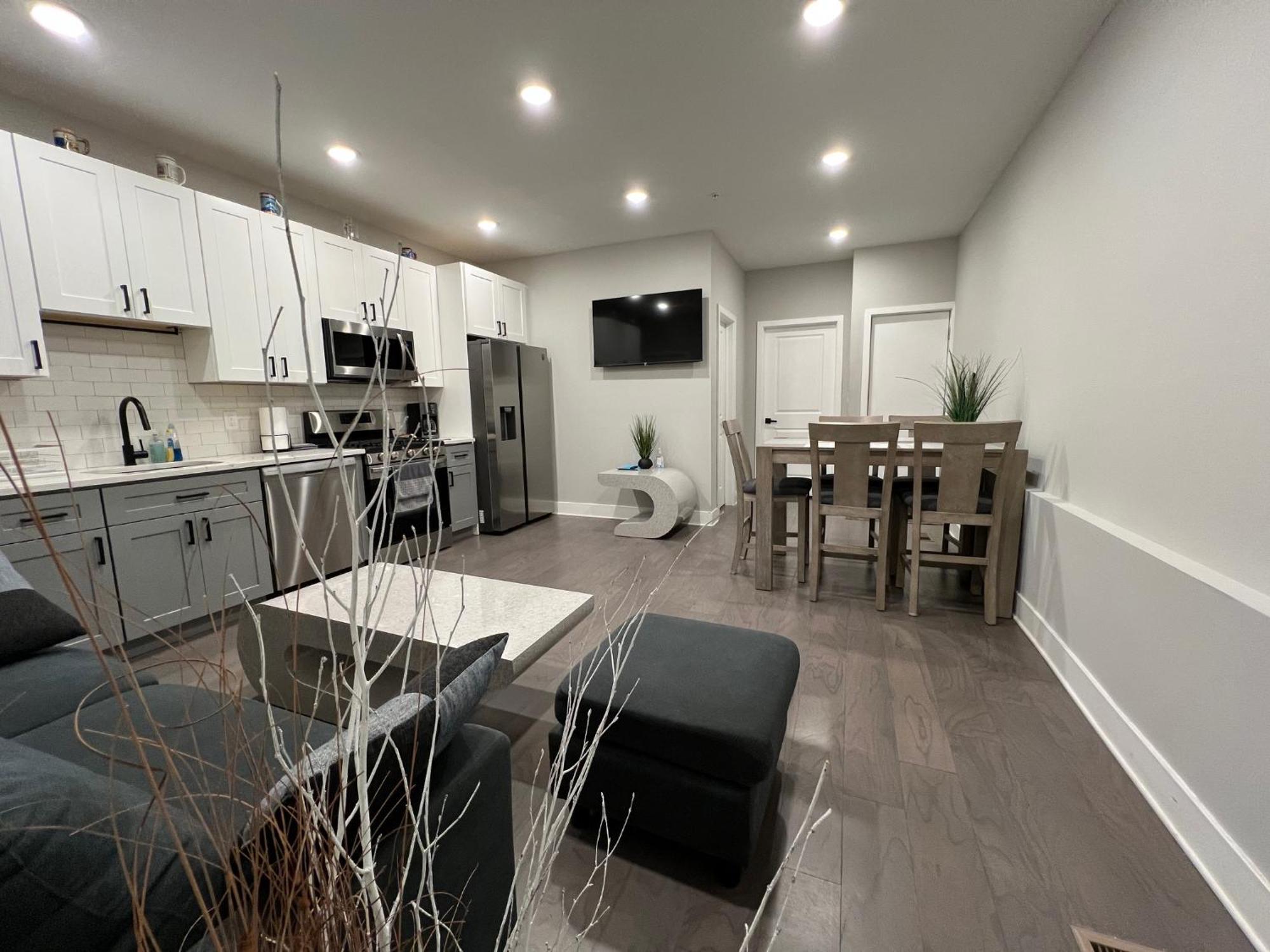 Charming 3Br 2Ba With Private Patio Lägenhet Philadelphia Exteriör bild